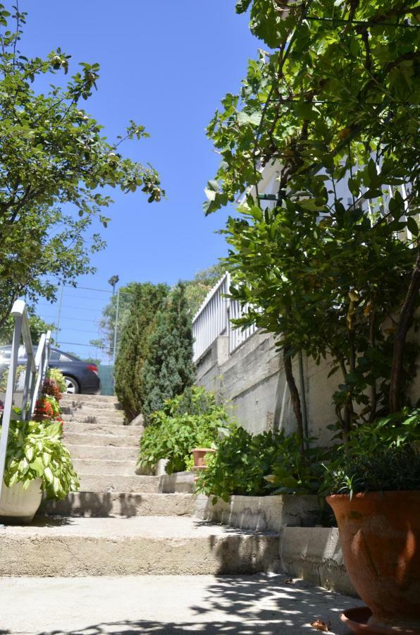 Apartments Lilly - Studio ริเยกา ภายนอก รูปภาพ