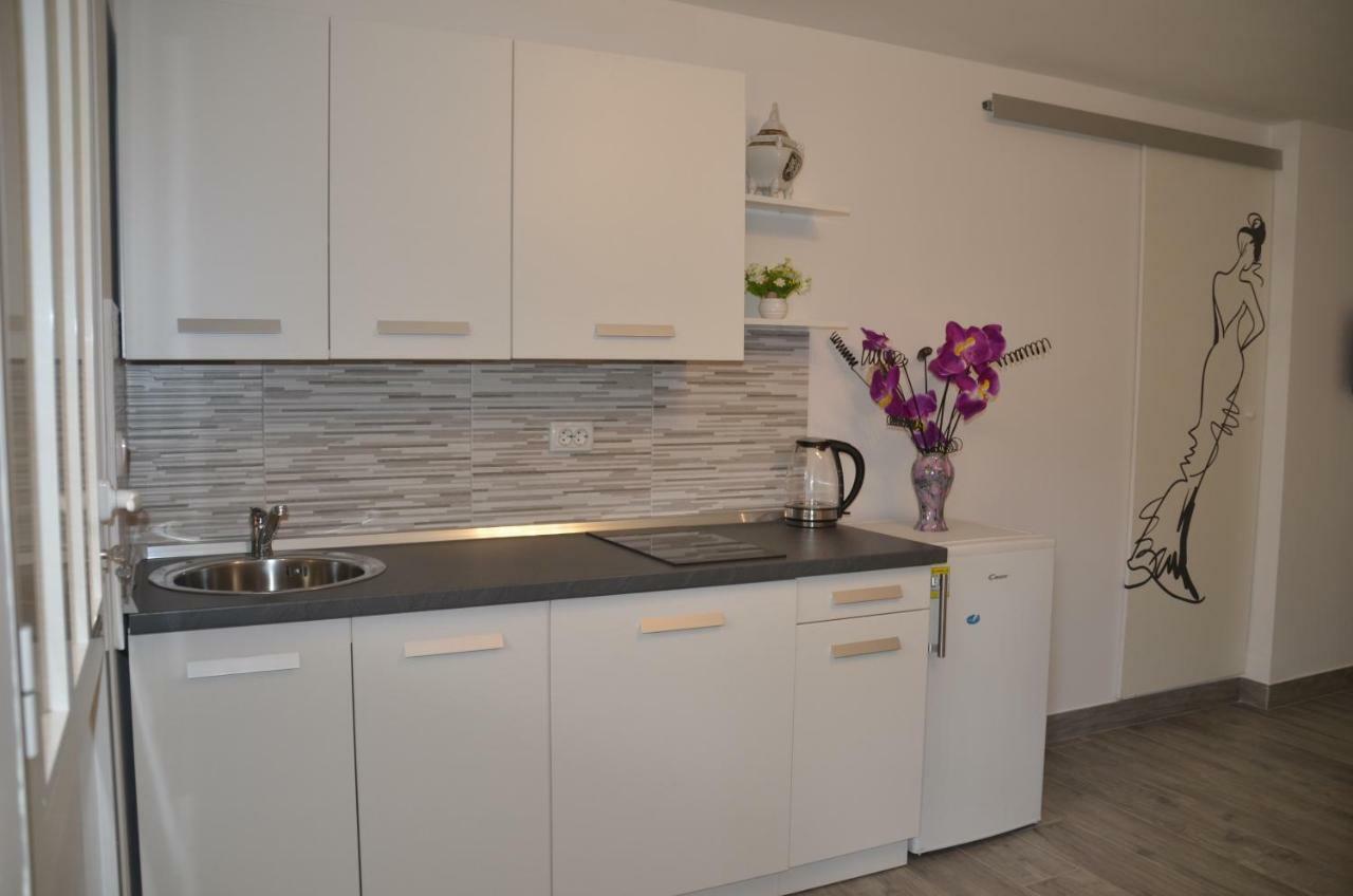 Apartments Lilly - Studio ริเยกา ภายนอก รูปภาพ